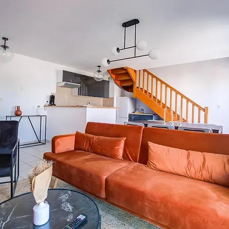 Oiqia Saint Martin ~ Duplex 3 Avec Balcon Apartman Périgueux